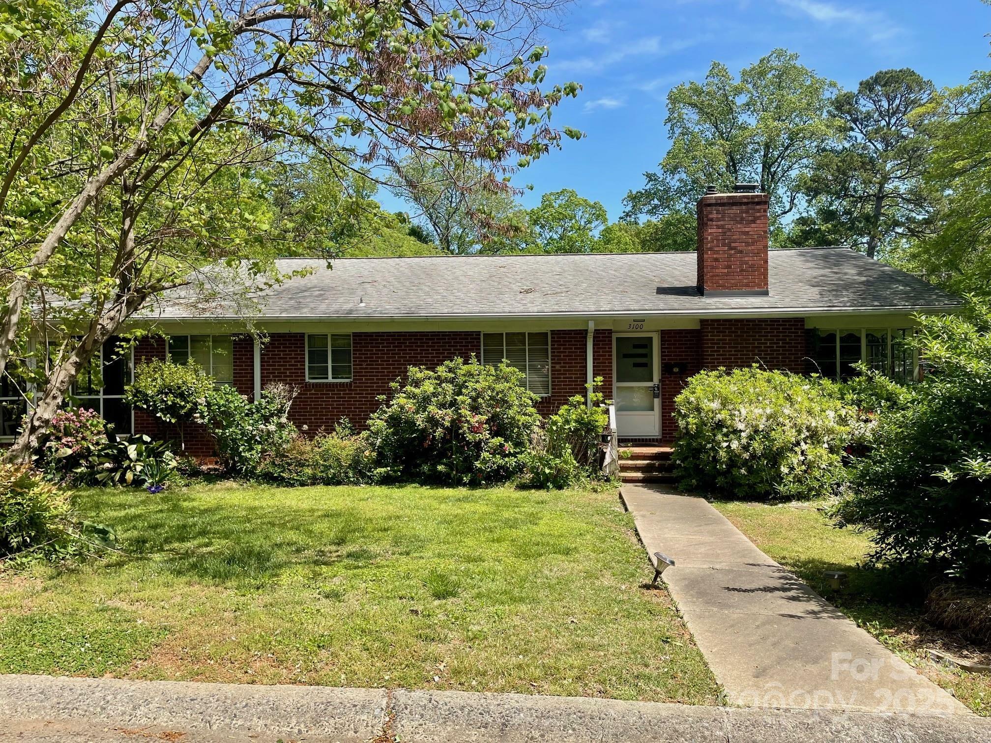 Property Photo: 3100 Ventosa Drive NC 28205