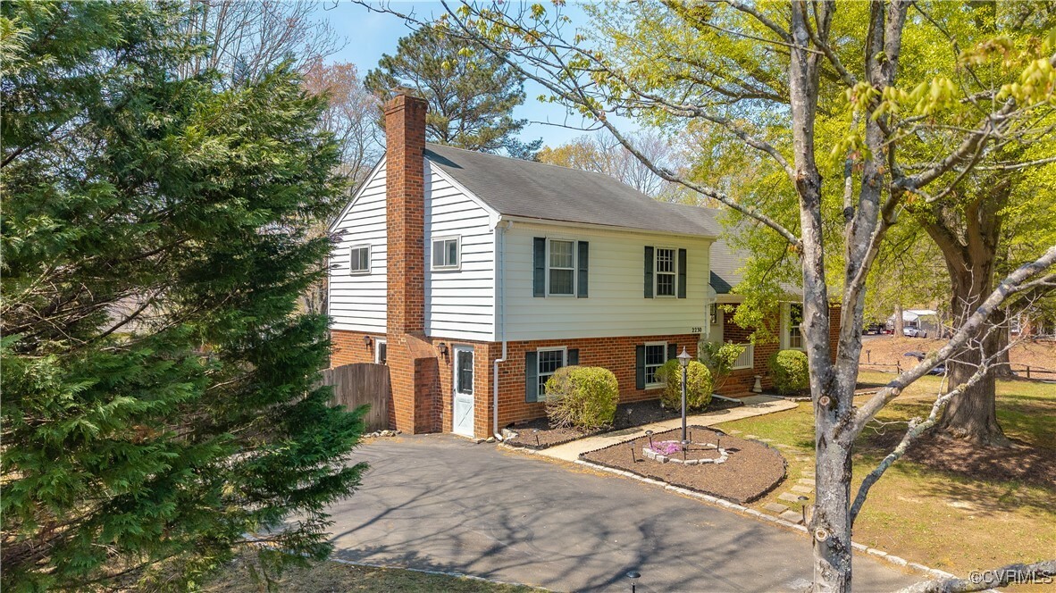 Property Photo: 2230 Lauderdale Drive VA 23238