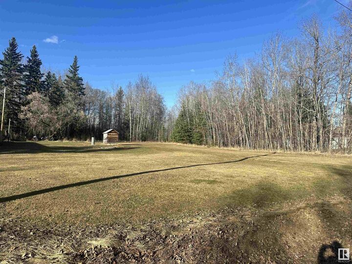 Property Photo:  5004 51 Avenue  AB T0G 0Y0 