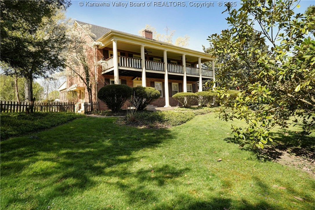 Property Photo: 1055 Highland Drive WV 25177