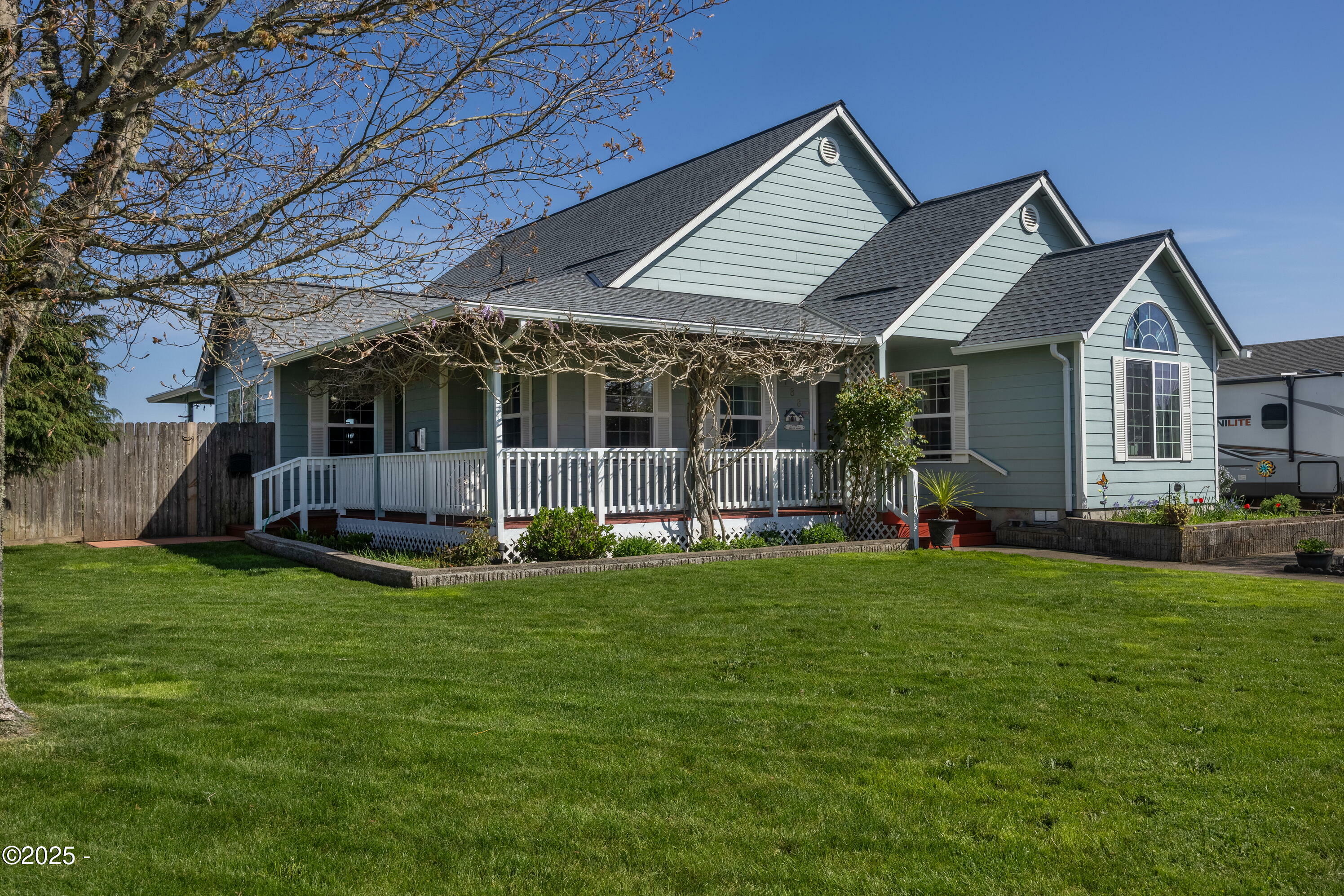 Property Photo:  788 SE Meadows Loop  OR 97378 