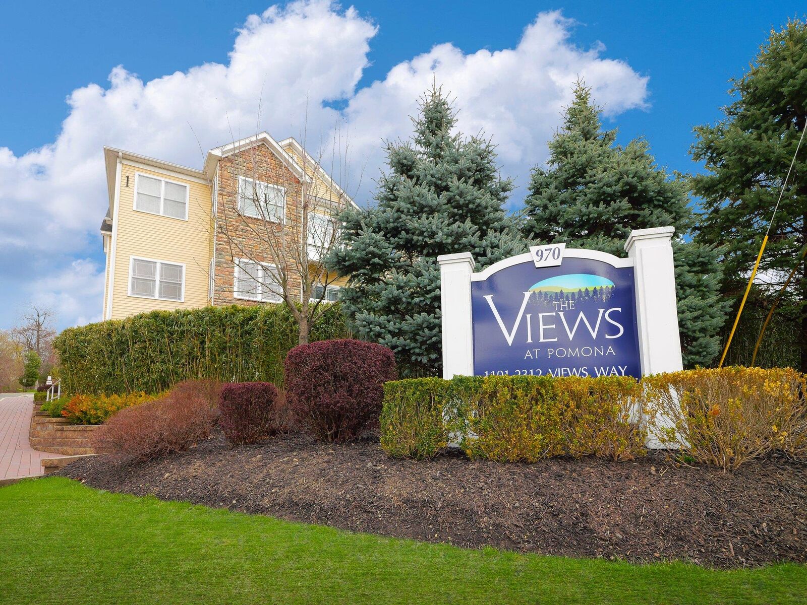 Property Photo:  2306 Views Way  NY 10970 