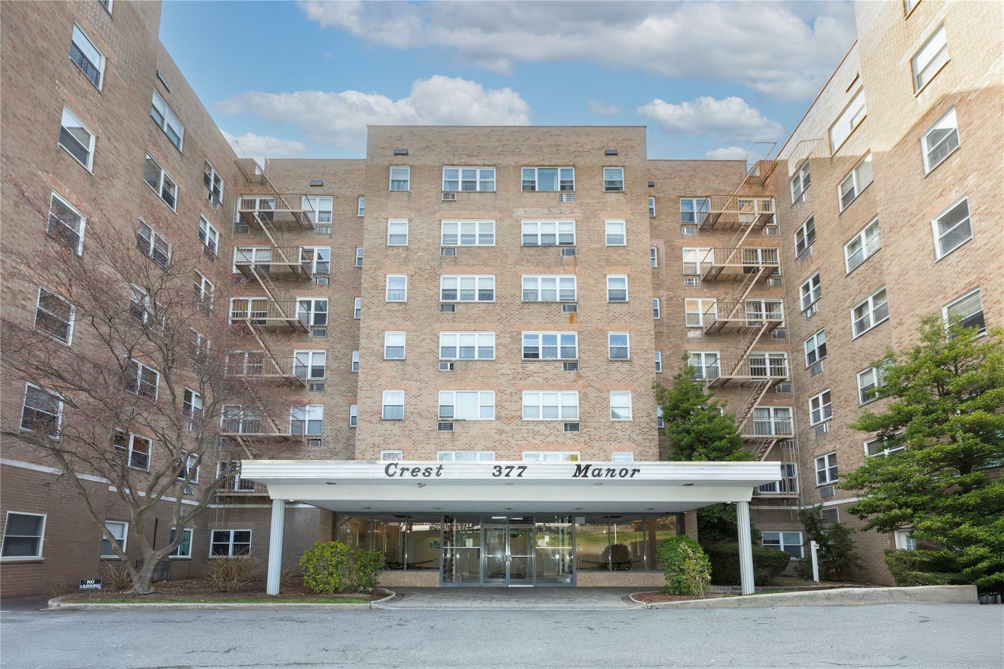 Property Photo: 377 North Broadway 415 NY 10701