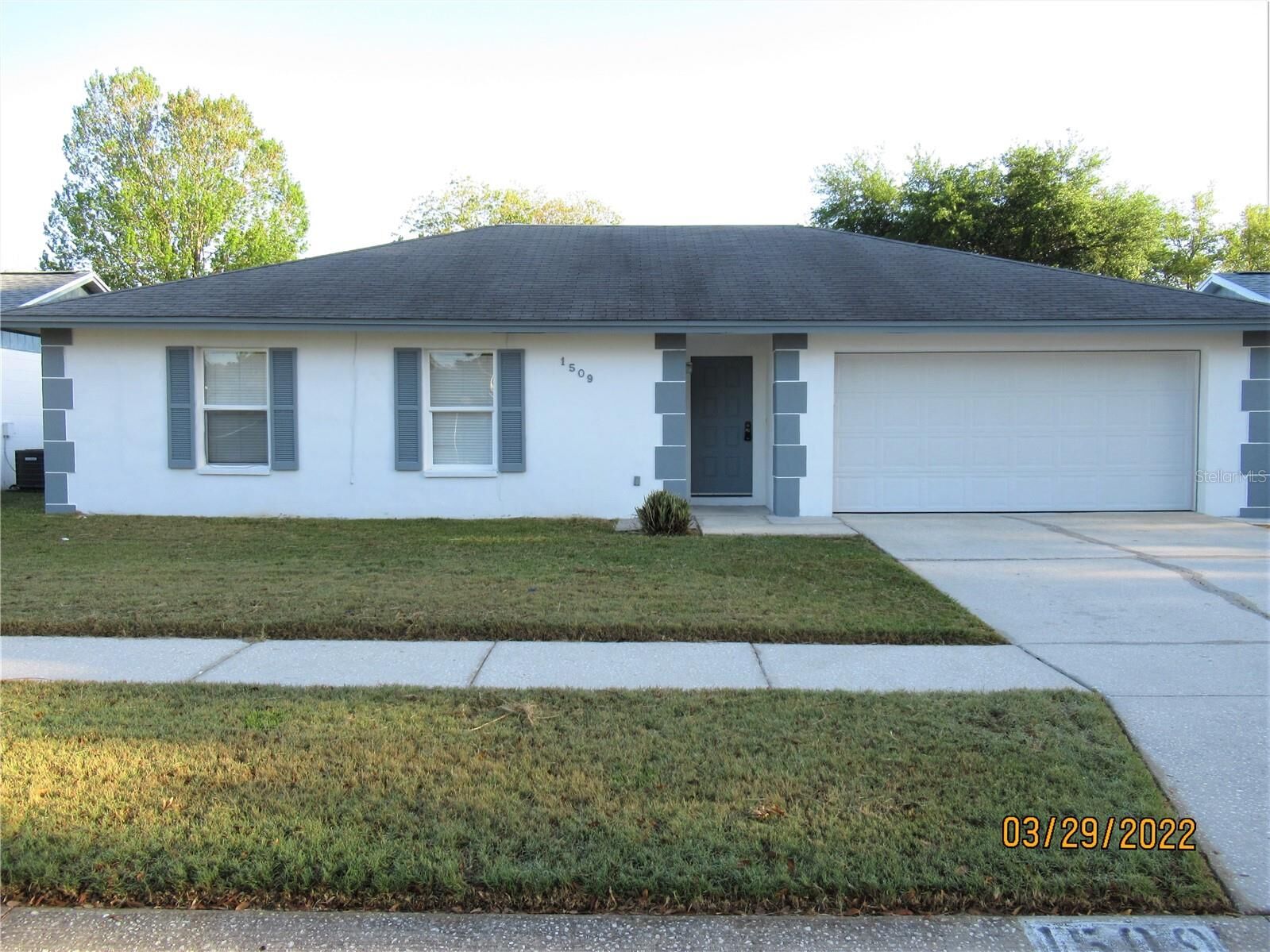 Property Photo: 1509 Blueteal Drive FL 33511
