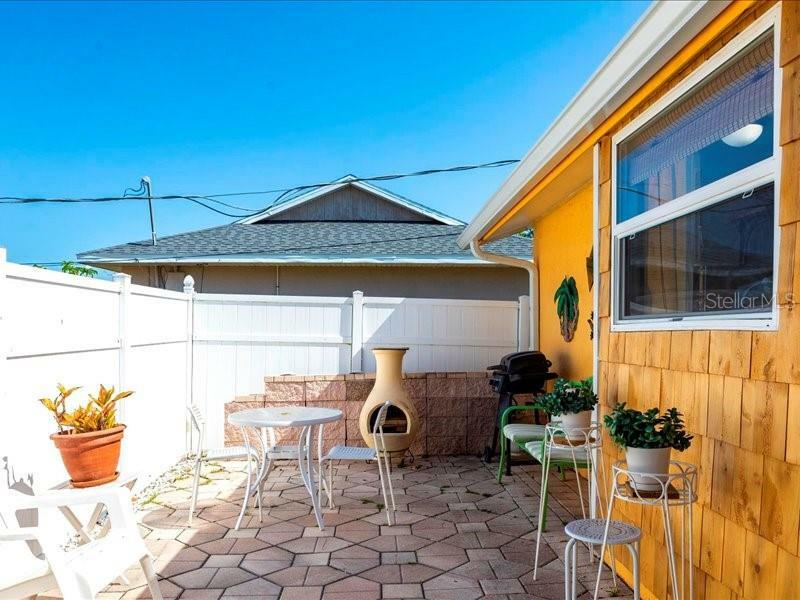 Property Photo:  582 Ridgewood Street NW  FL 33952 