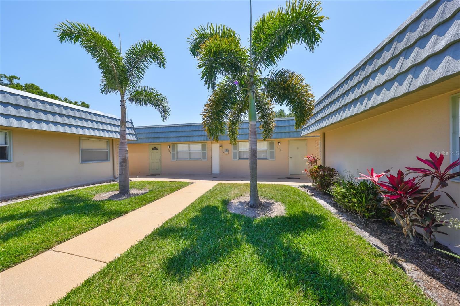 Property Photo: 1802 Bedford Terrace 187 FL 33573