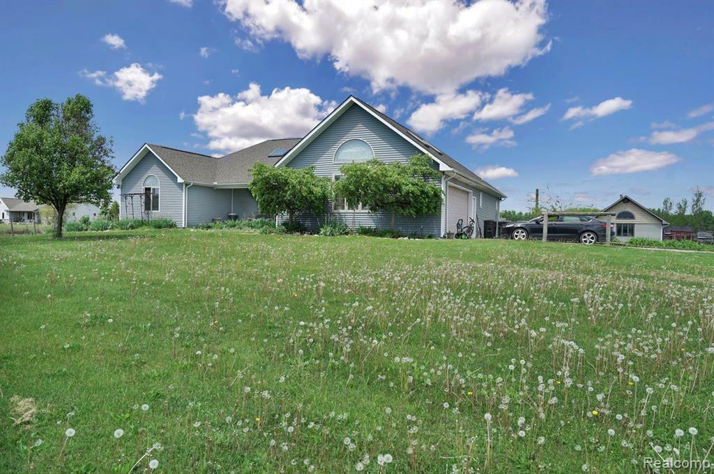 8322 N Short Road  Columbus MI 48063 3219 photo