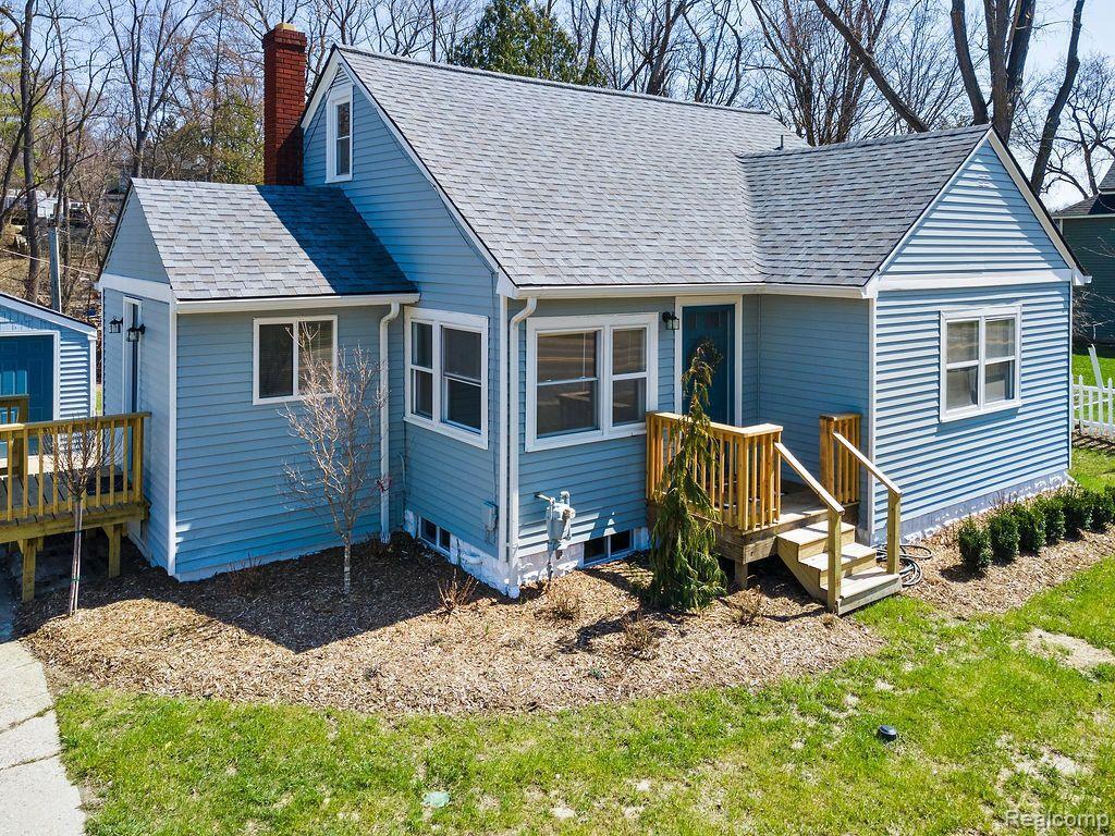 1284 Rochester Road  Leonard MI 48367 3828 photo
