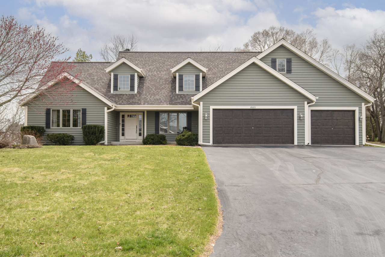 N29w26601 Peterson Dr  Pewaukee WI 53072 photo