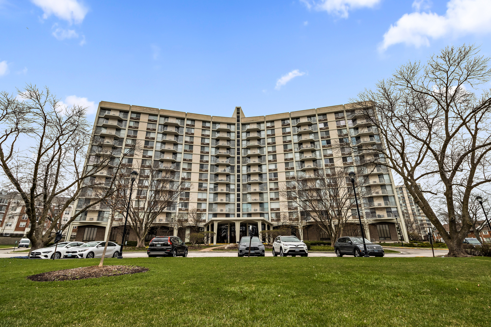 20 N Tower Road 10N  Oak Brook IL 60523 photo