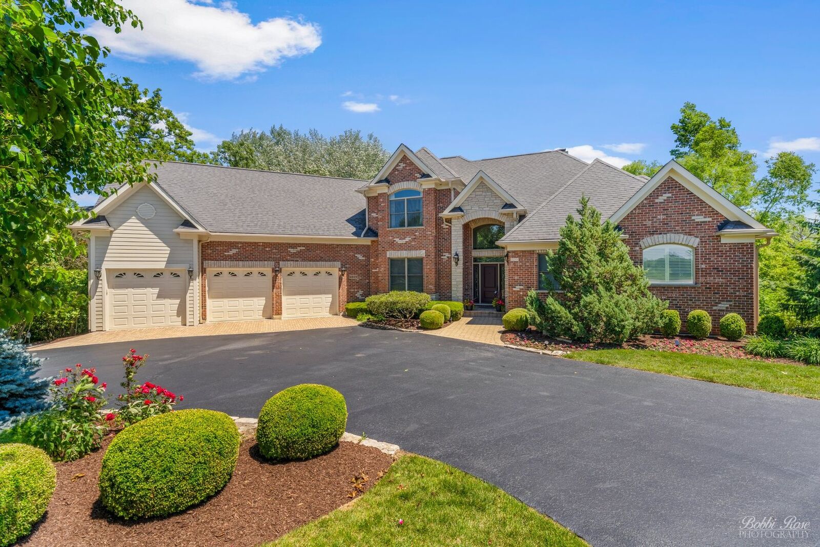 Property Photo: 6919 Inverway Drive IL 60014
