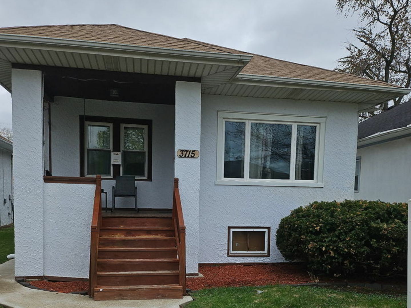 Property Photo: 3715 Clinton Avenue IL 60402