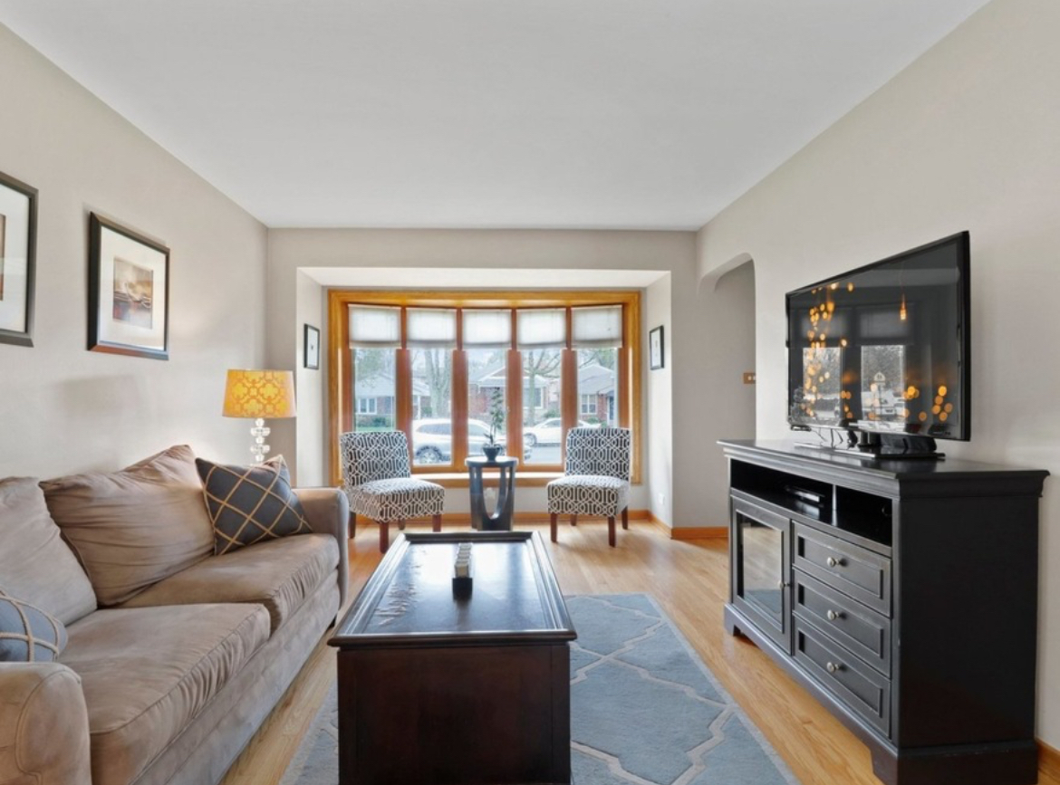 Property Photo: 10208 S California Avenue S IL 60805