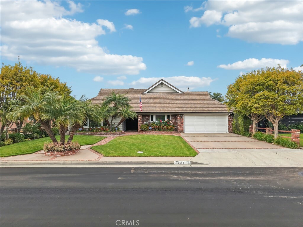 Property Photo:  9643 Dacosta Street  CA 90240 