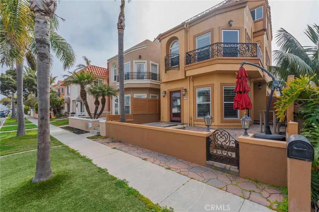 Property Photo: 206 16th Street CA 92648