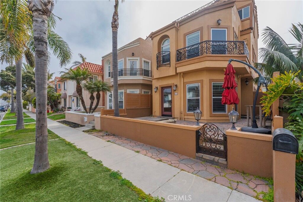 Property Photo:  206 16th Street  CA 92648 