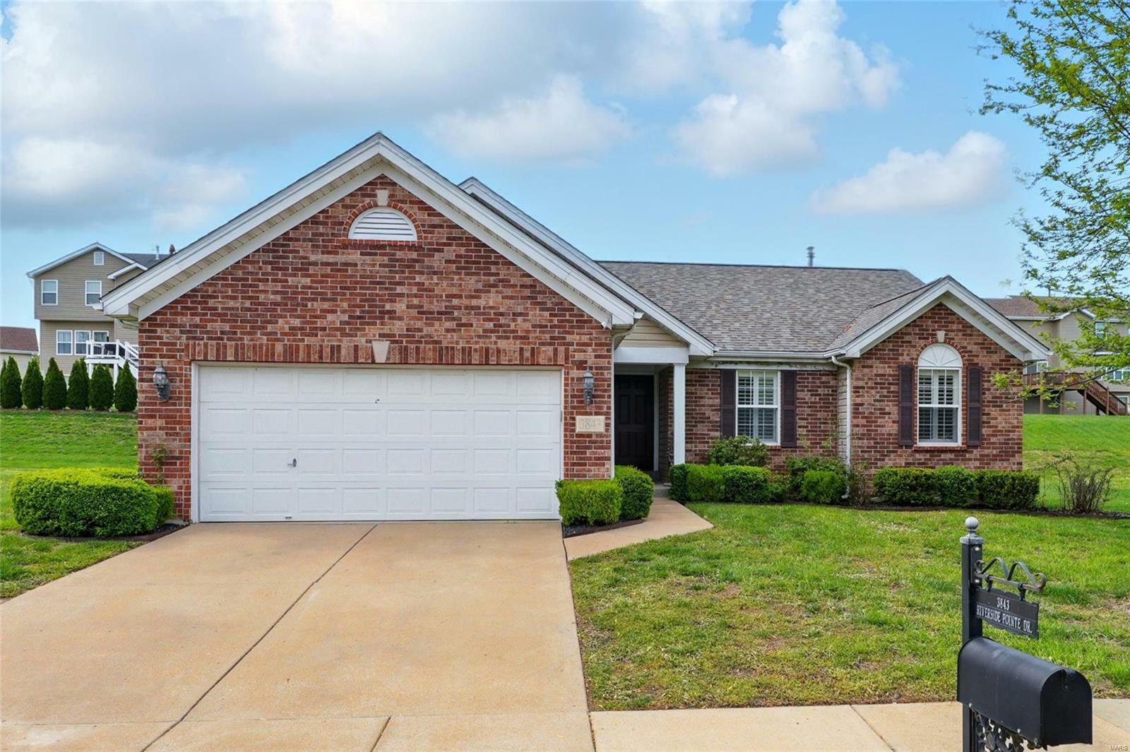 3843 Riverside Pointe Drive  Florissant MO 63034 photo