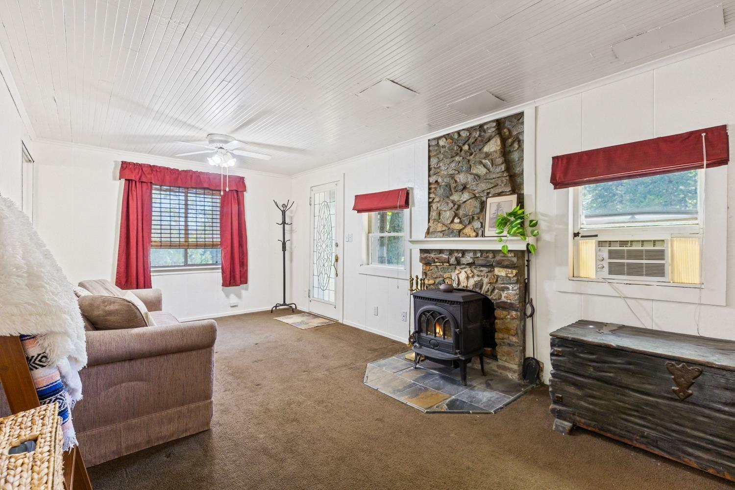 Property Photo:  660 Glenwood Road  CA 95945 