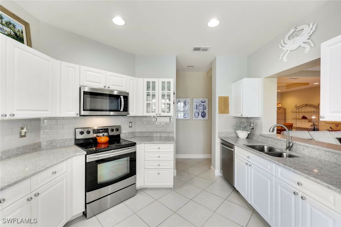 Property Photo: 9677 Cypress Hammock Circle 102 FL 34135