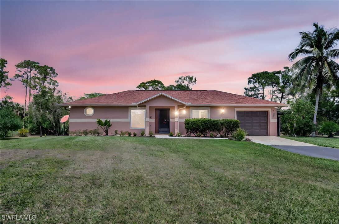 Property Photo: 851 19th Street SW FL 34117