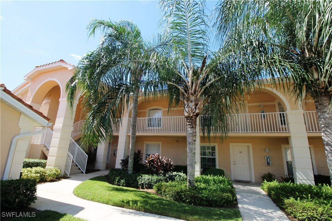Property Photo: 26760 Rosewood Pointe Lane 201 FL 34135