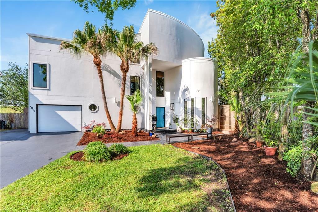 Property Photo: 4809 Neyrey Drive LA 70002