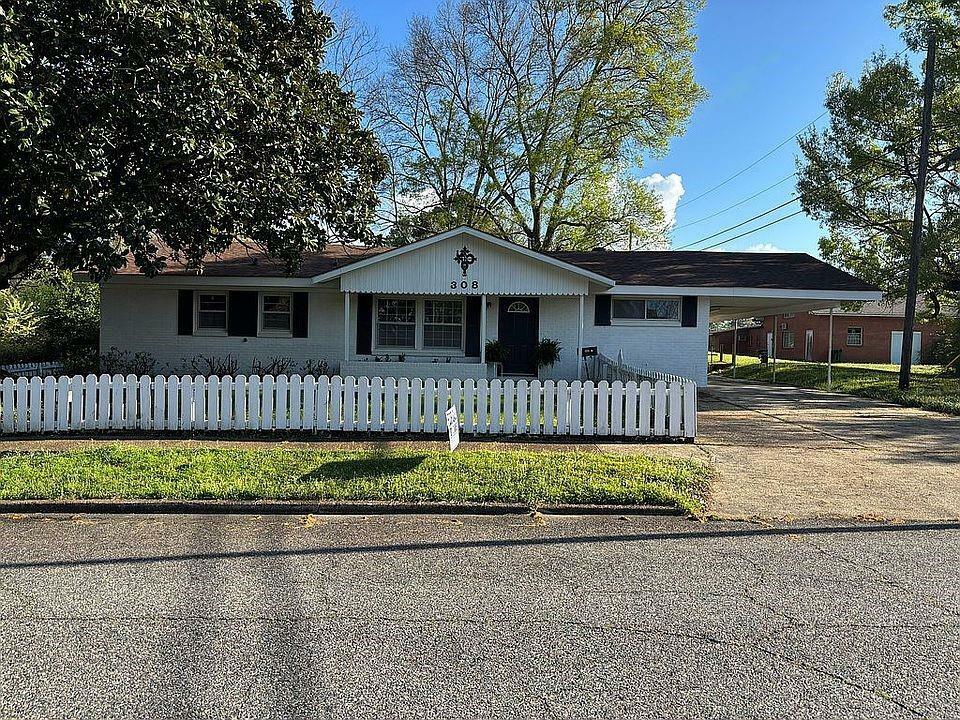 Property Photo: 308 Ellis Drive LA 71055