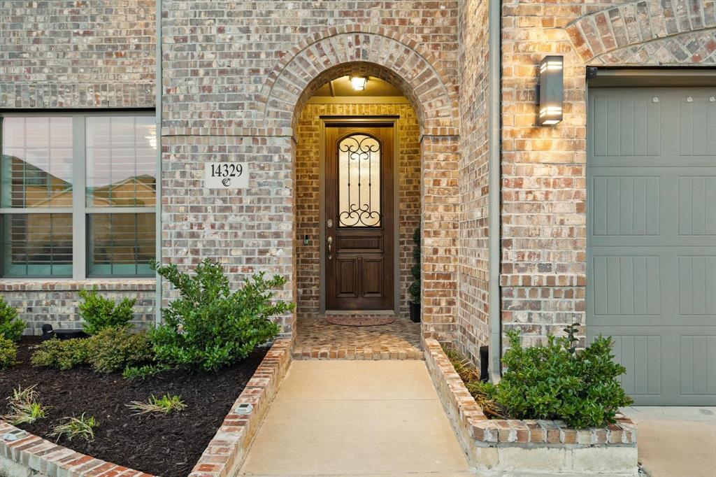 Property Photo: 14329 Home Trail TX 76262