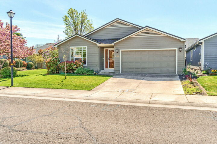 2580 Parkwood Village Lane  Central Point OR 97502 photo