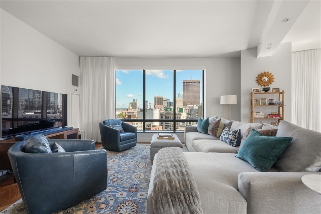 Property Photo:  1 Avery St 19D  MA 02111 
