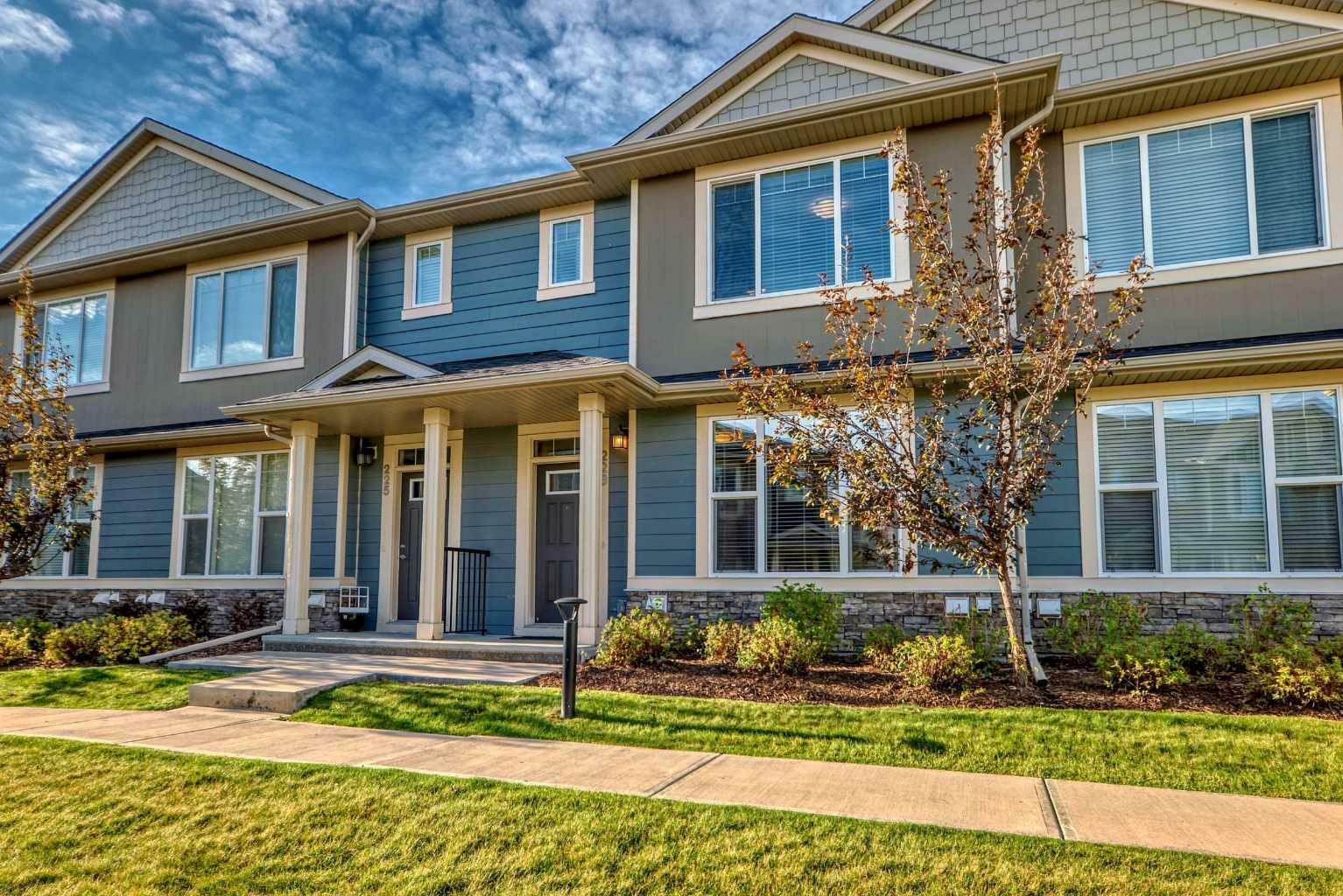 Photo de la propriété: 223 Panatella Walk NW AB T3K 0Z3