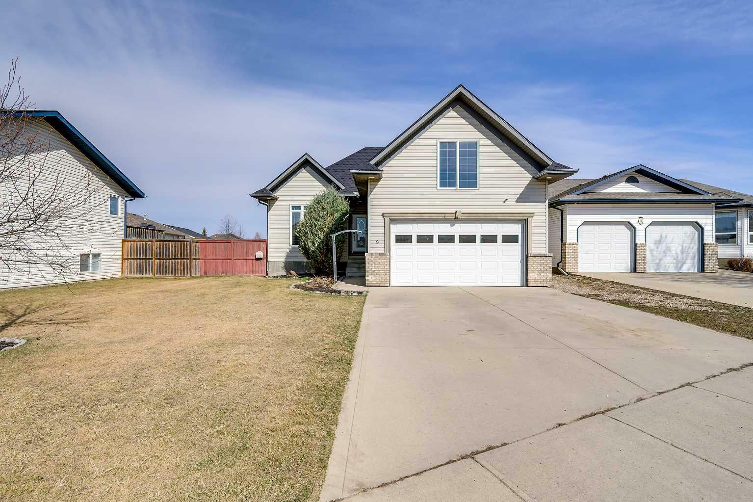 Property Photo: 9 Falcon Ridge Drive AB T4S 1Z2