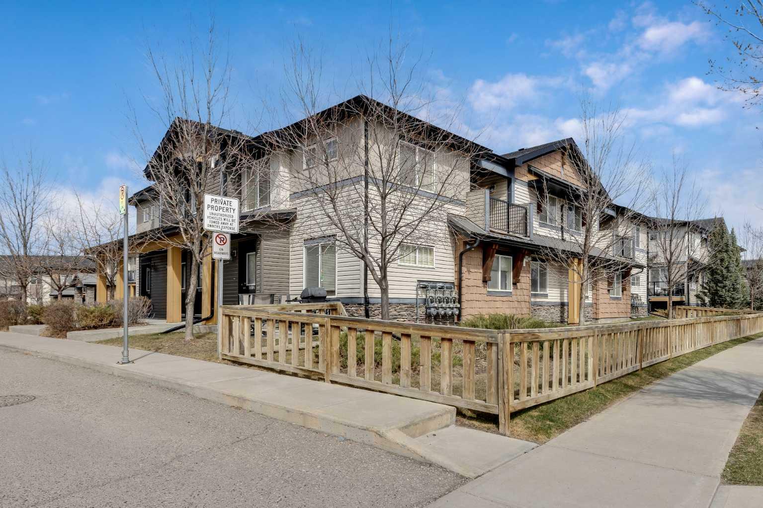 Property Photo: 2781 Chinook Winds Drive SW 10201 AB T4B 3S5