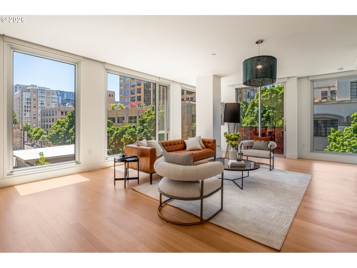 Property Photo:  937 NW Glisan St 431  OR 97209 