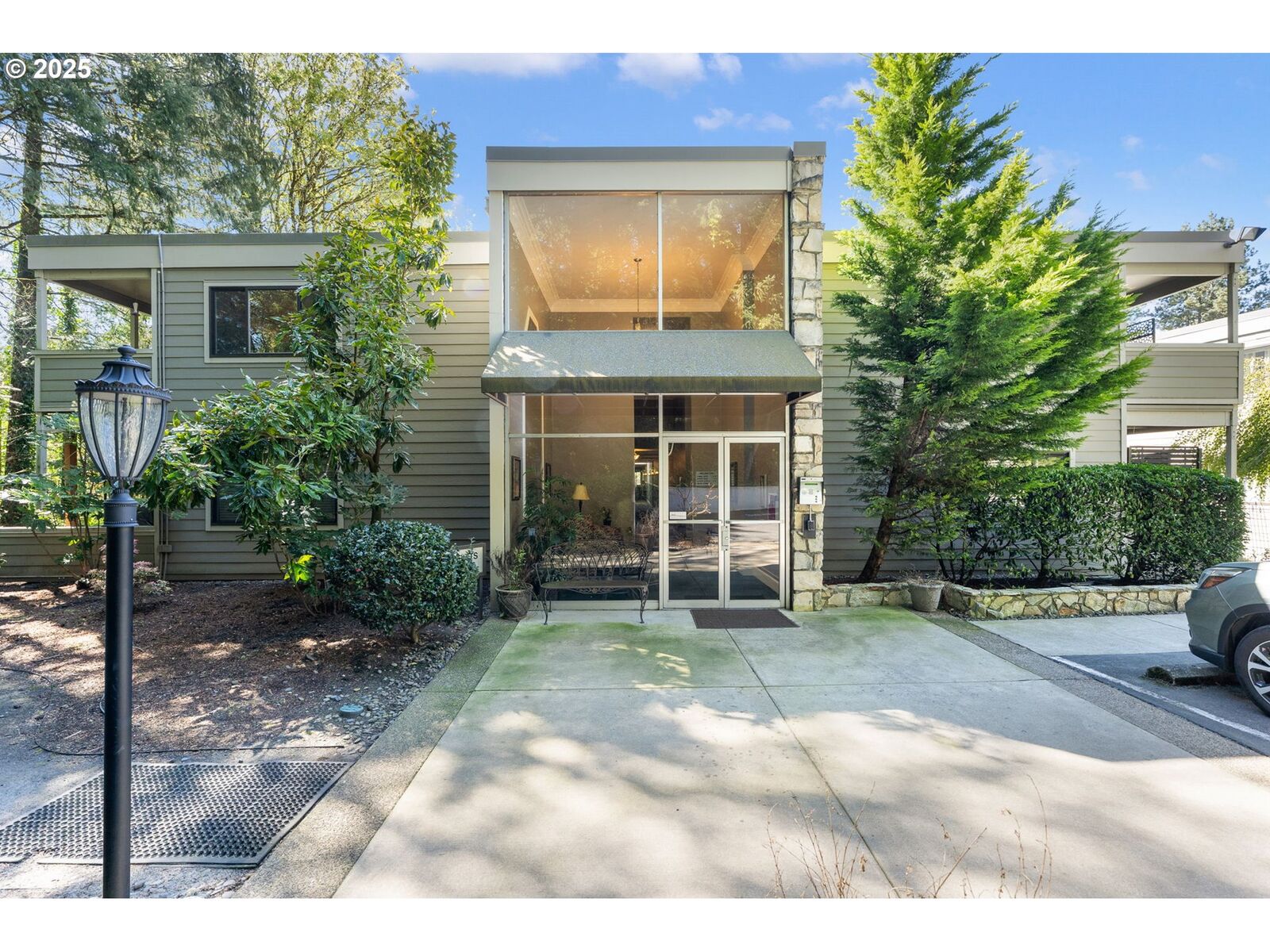 Property Photo: 1500 SW Skyline Blvd 1 OR 97221