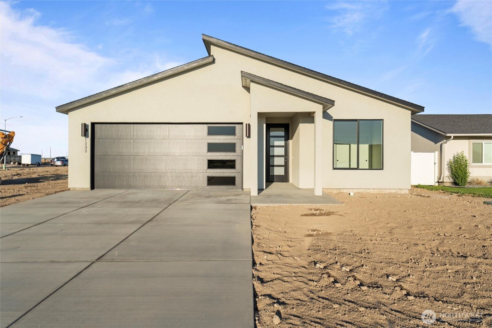 Property Photo:  1209 E Mt Hood Street  WA 99344 