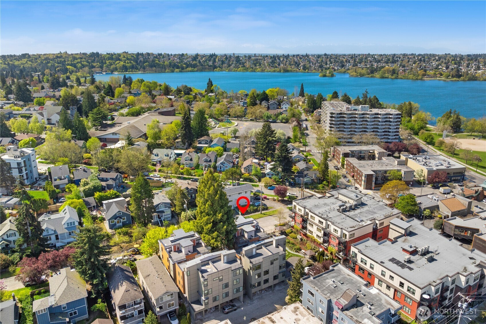 Property Photo: 6544 B Latona Avenue NE WA 98115