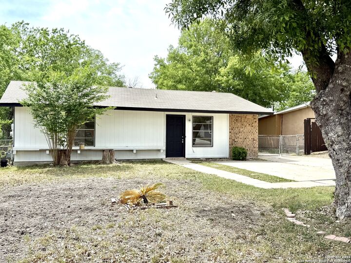 4723 Castle Rose  San Antonio TX 78218 photo