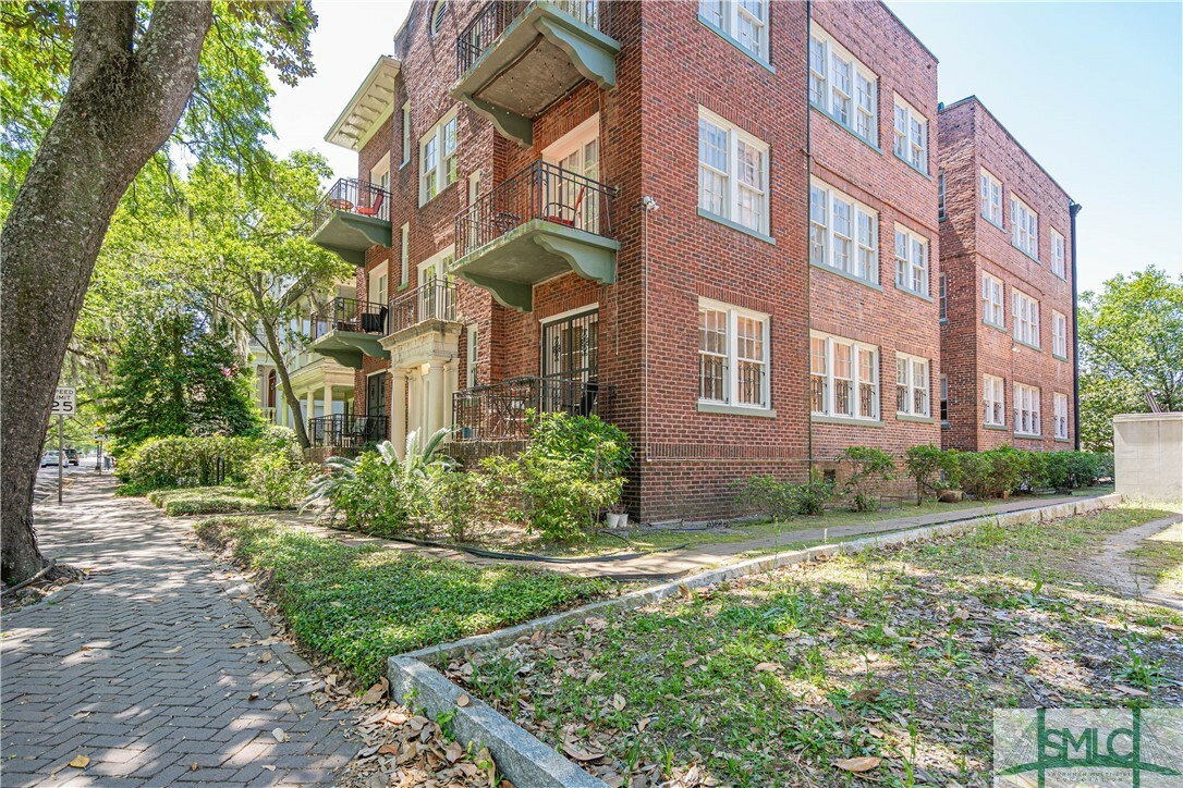 Property Photo: 805 Whitaker Street 3 GA 31401