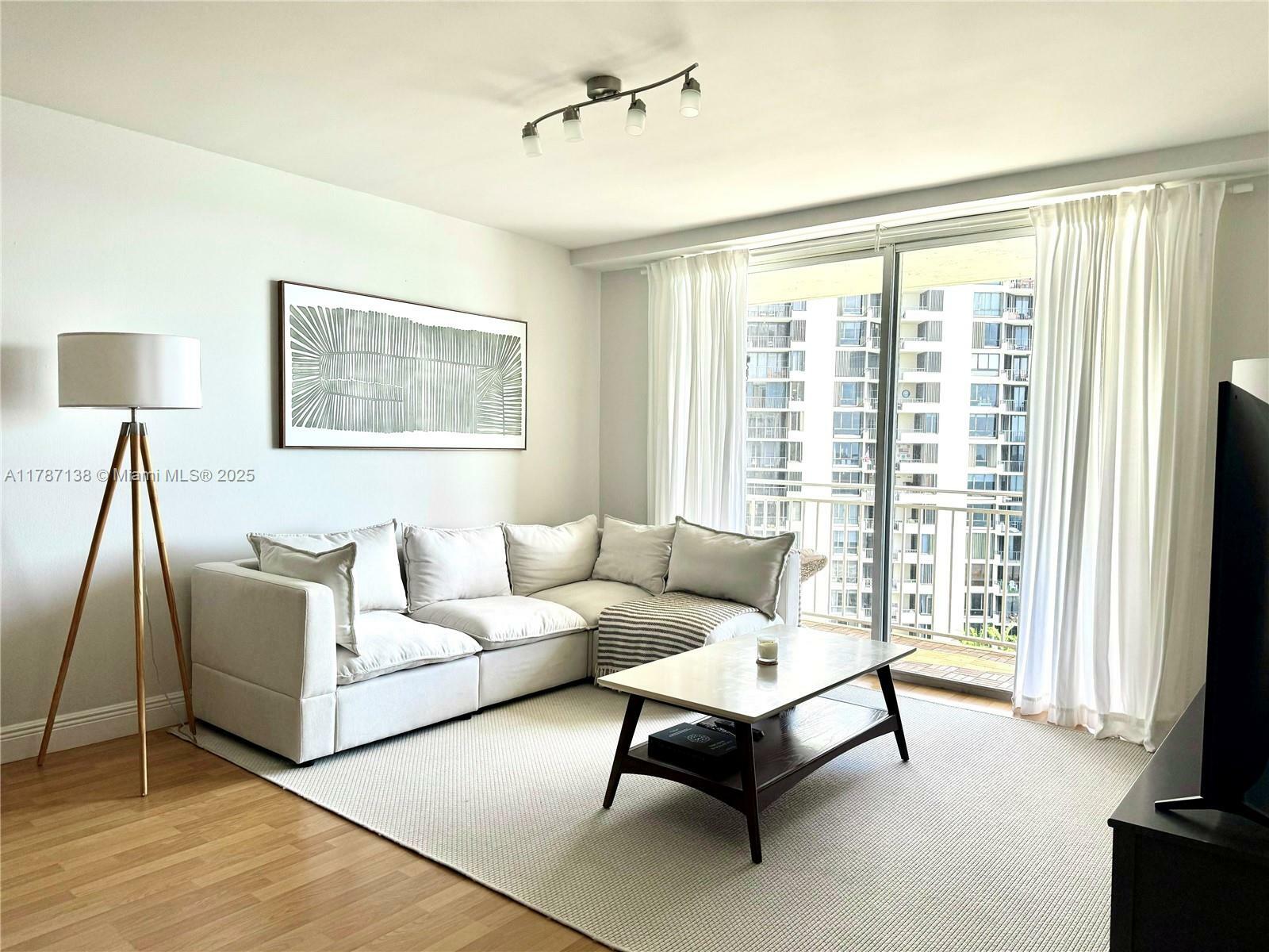 Property Photo:  770 Claughton Island Dr 1405  FL 33131 