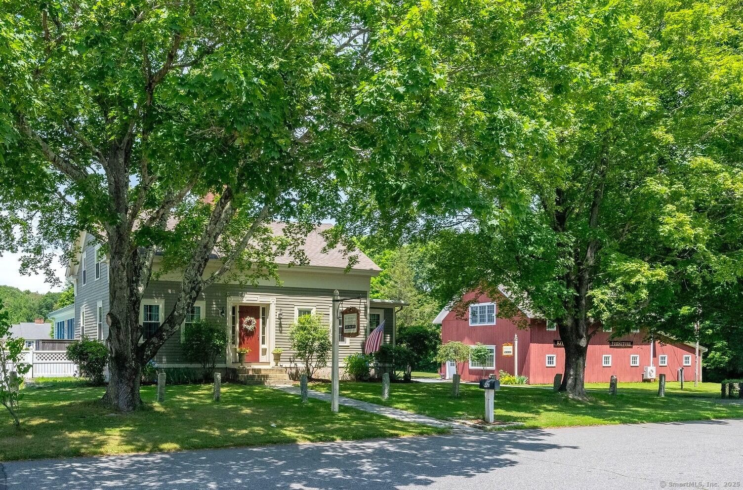 Property Photo:  120 Boston Post Road  CT 06371 