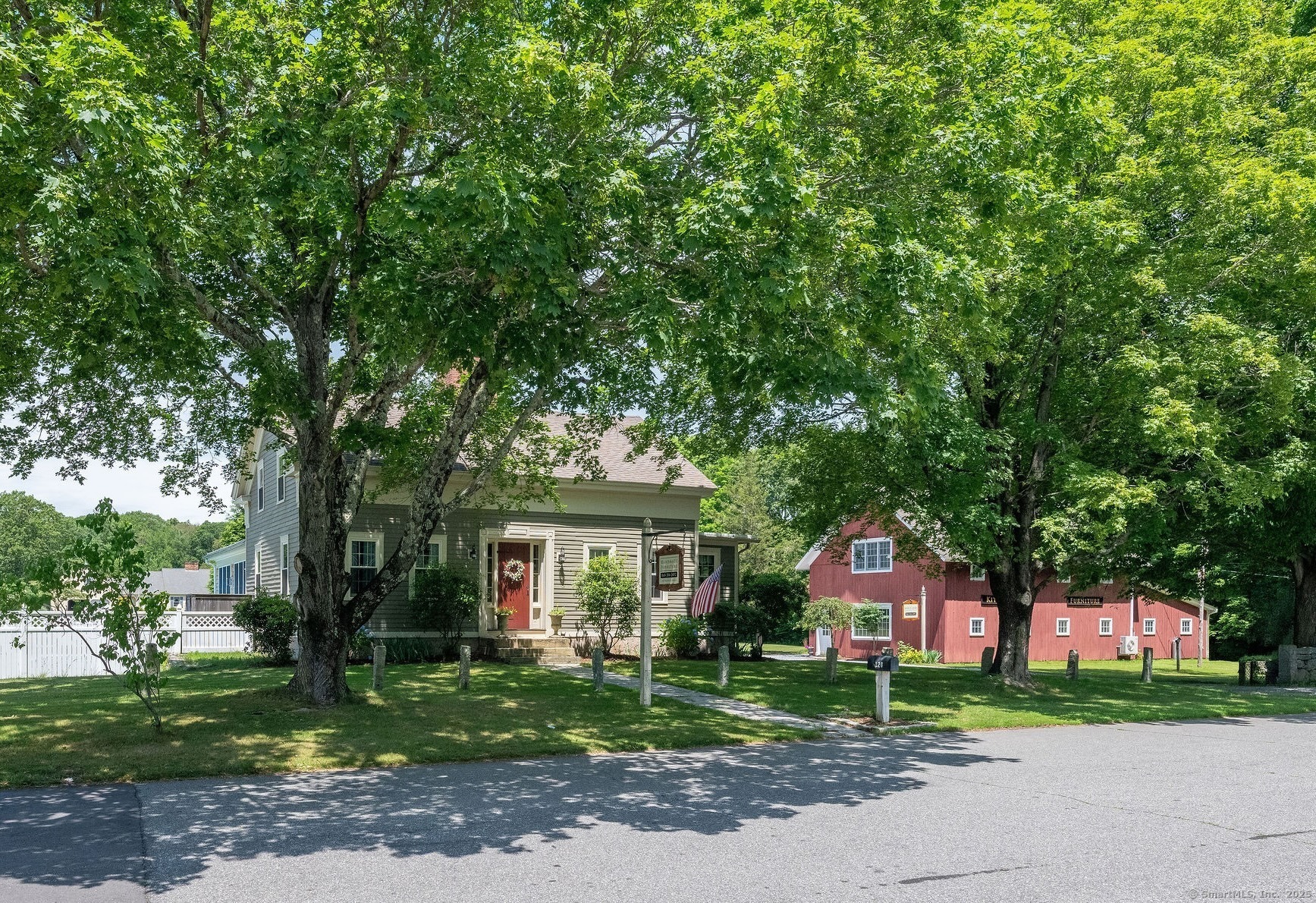 Property Photo:  120 Boston Post Road  CT 06371 