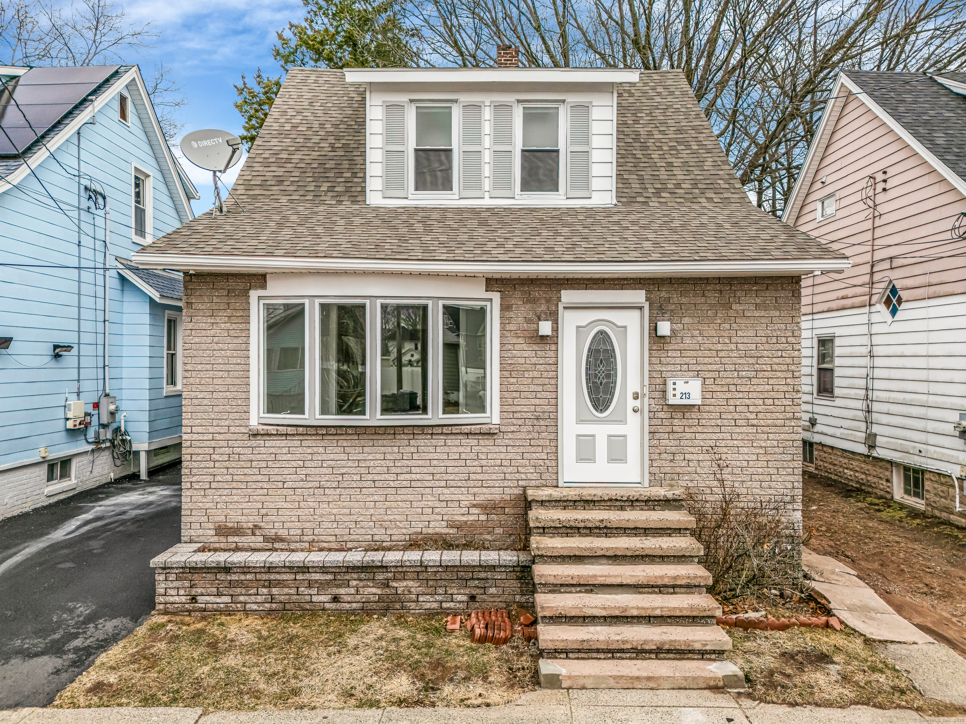 213 East Avenue  West Haven CT 06516 photo