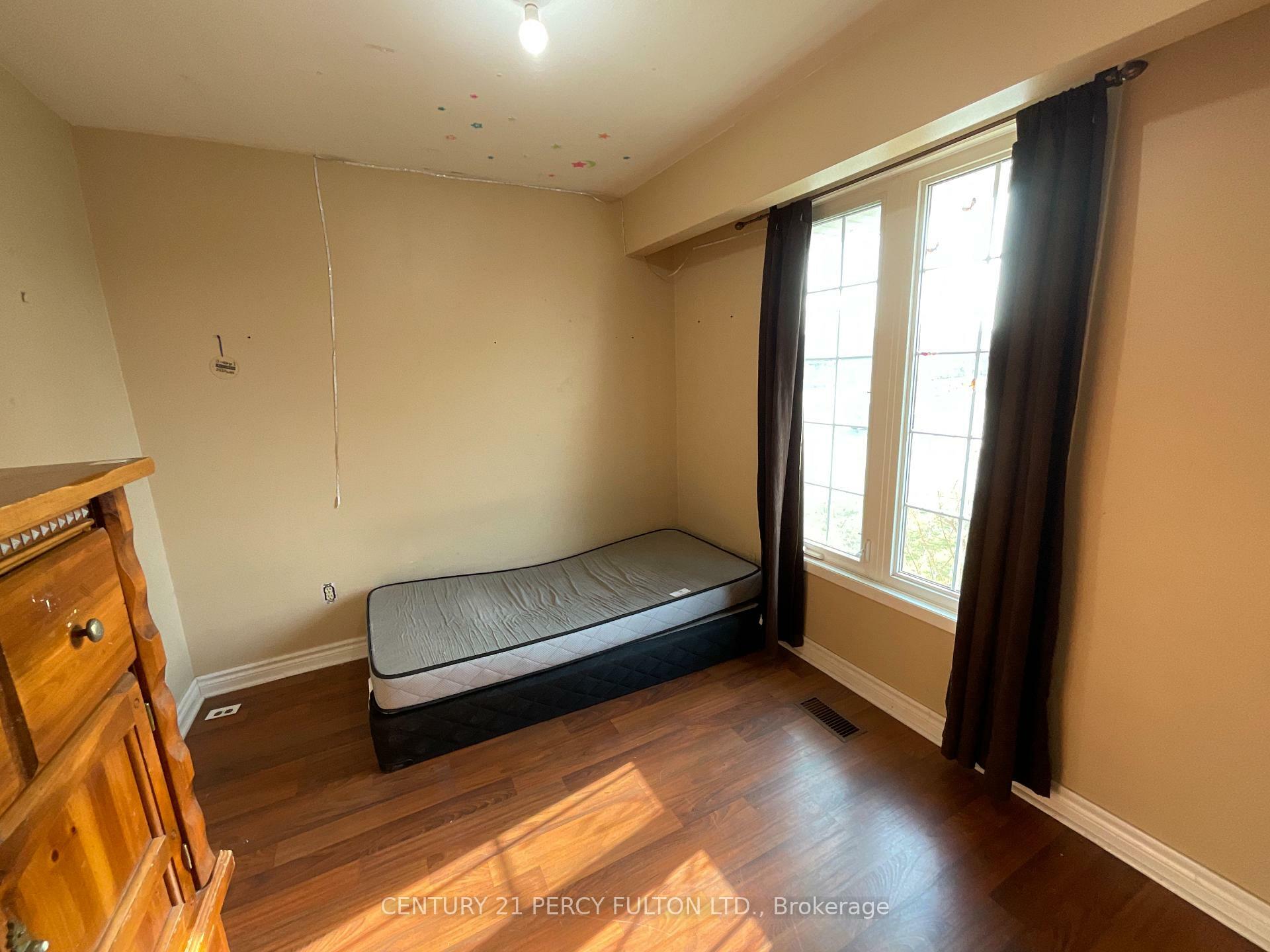 Photo de la propriété: 2 Trelawn Parkway E ON L3C 1W3