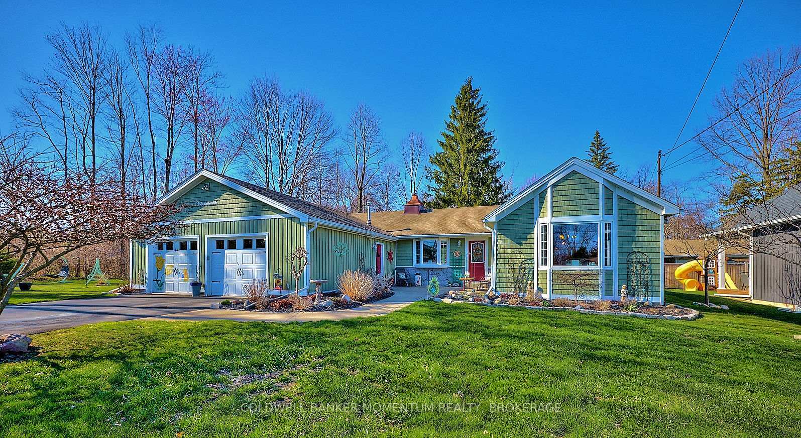 Property Photo: 3270 Bethune Avenue ON L0S 1N0