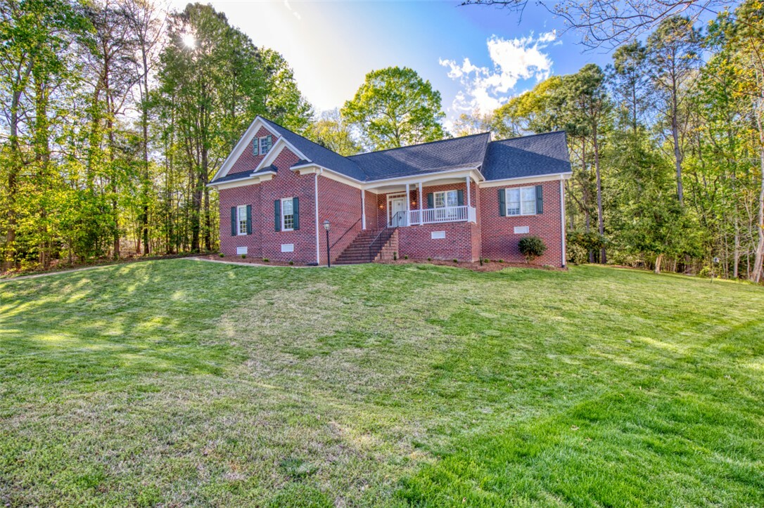 Property Photo: 3913 George Mason VA 23188