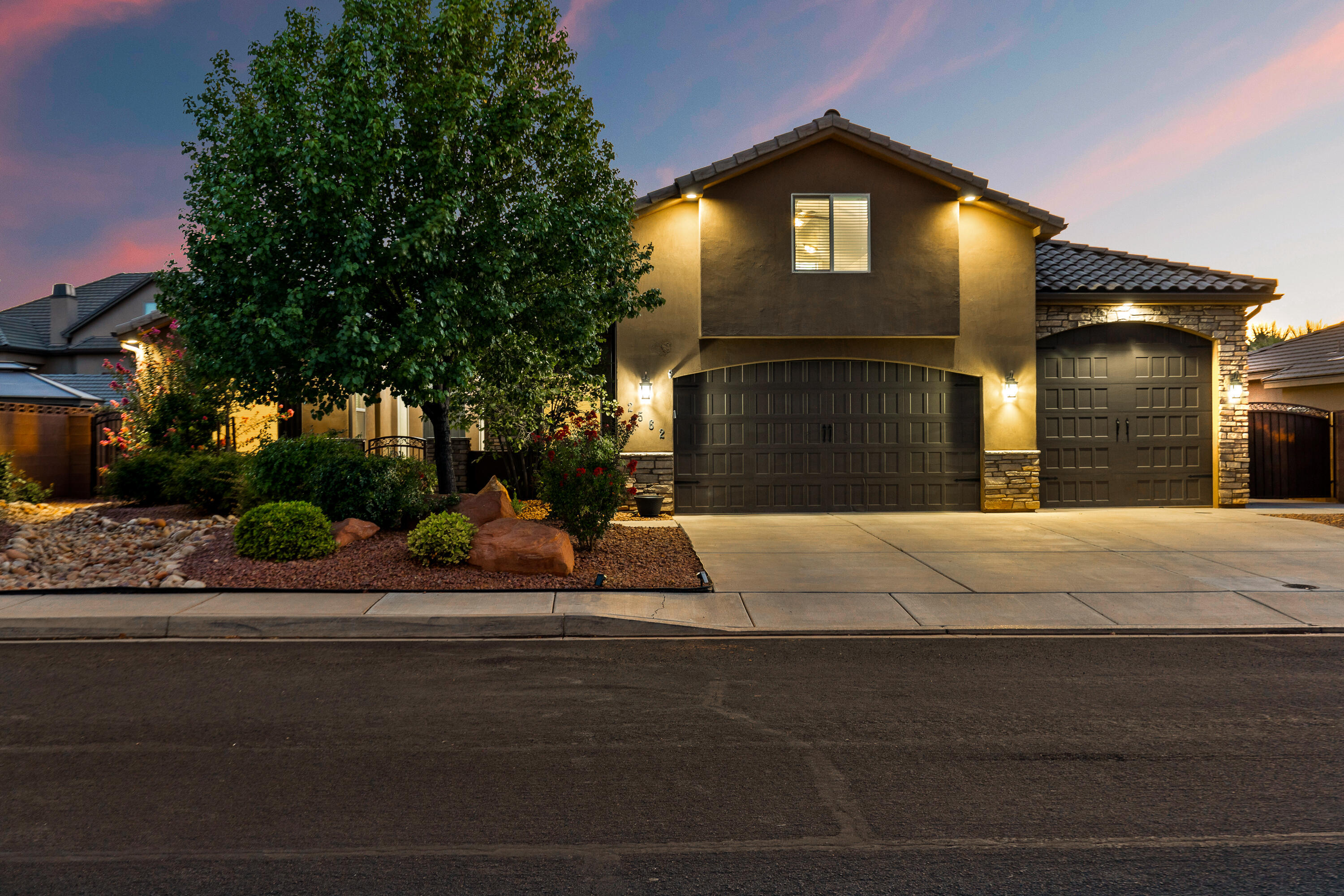 Property Photo:  2562 S 4010 W  UT 84737 