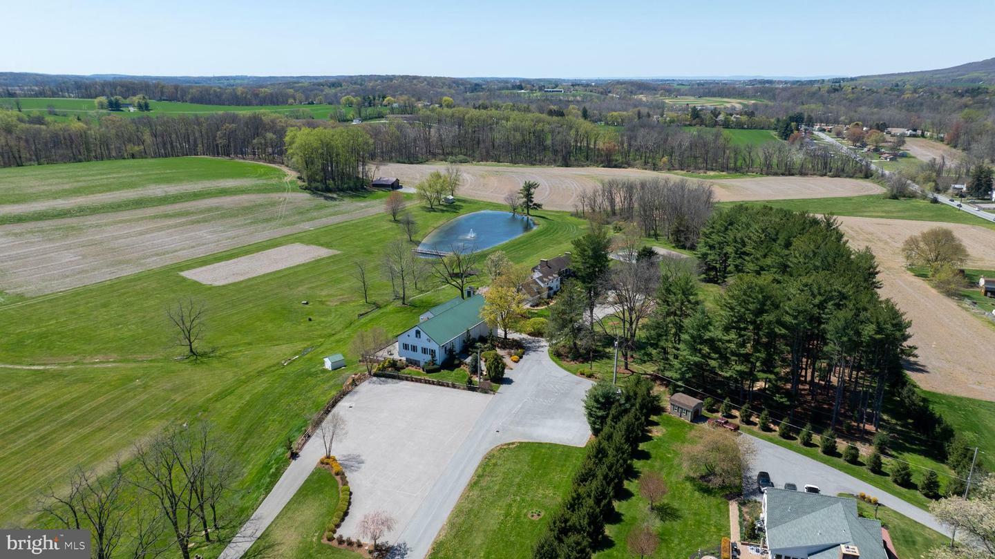 5720 Colonial Valley Road  Spring Grove PA 17362 photo