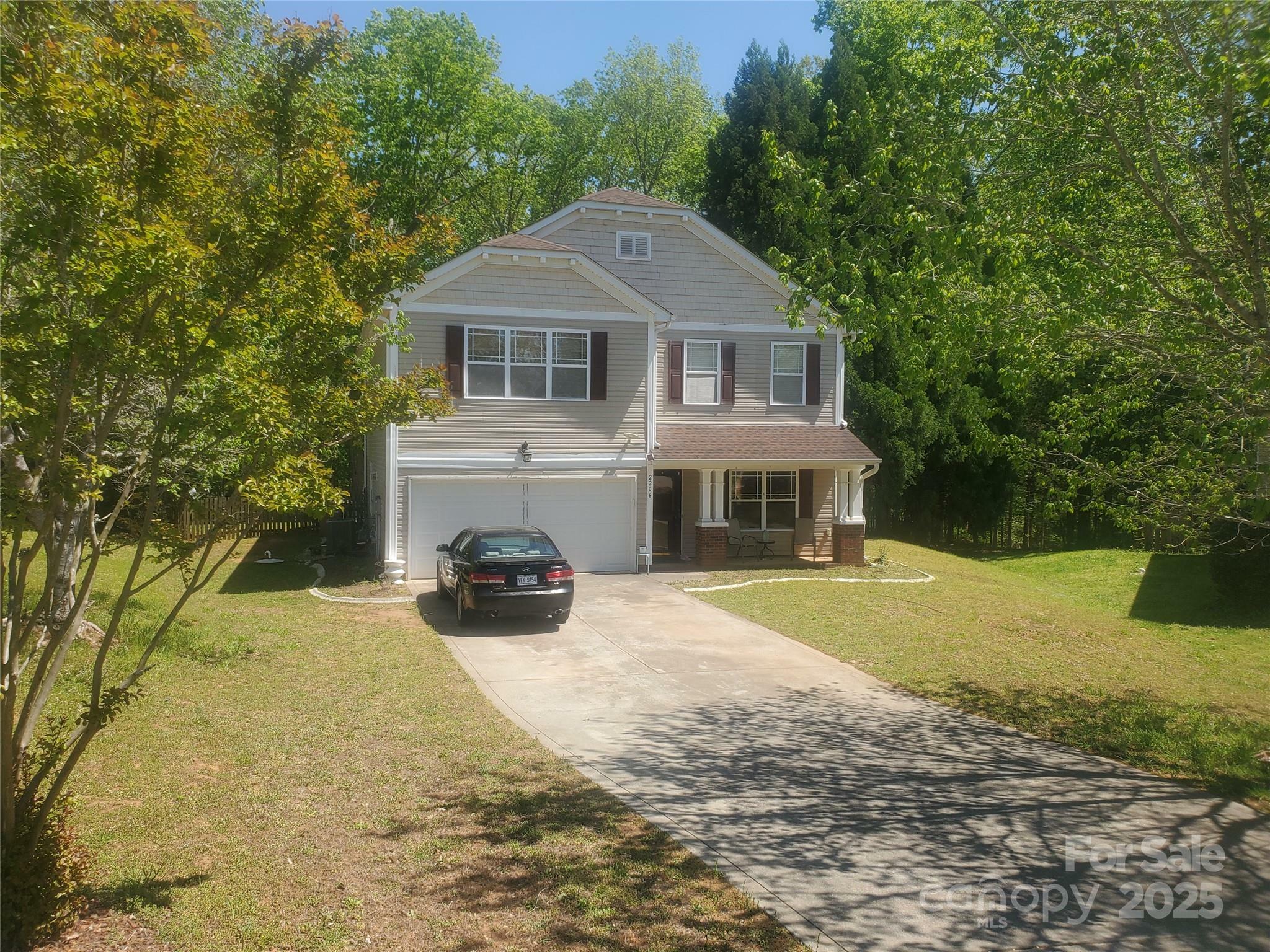 Property Photo: 2206 Golden Larch Lane NC 28173