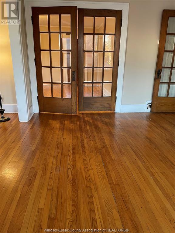 Property Photo: 318 Elliott Street West ON N9A 5Z1